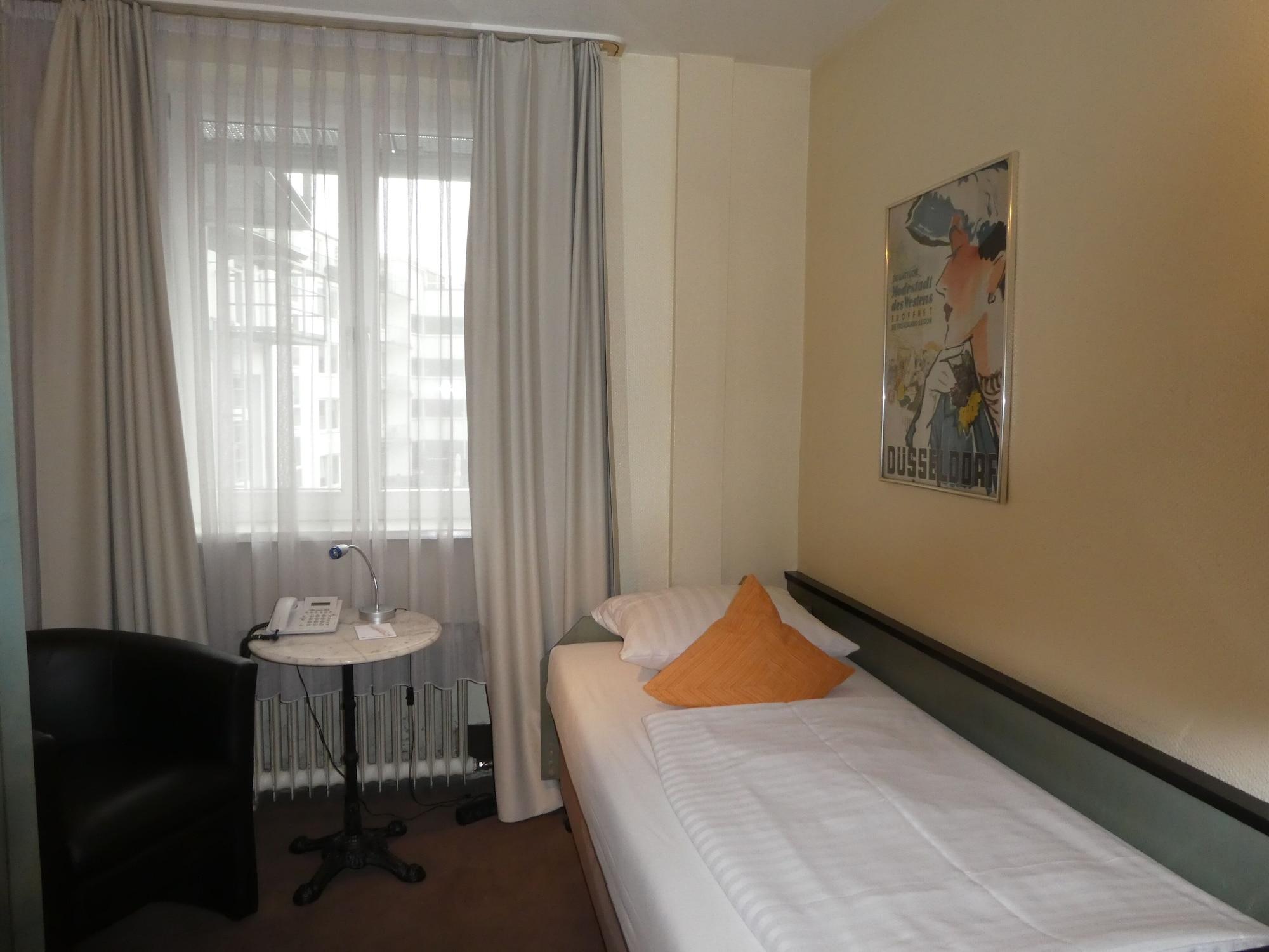 Monopol Hotel Düsseldorf