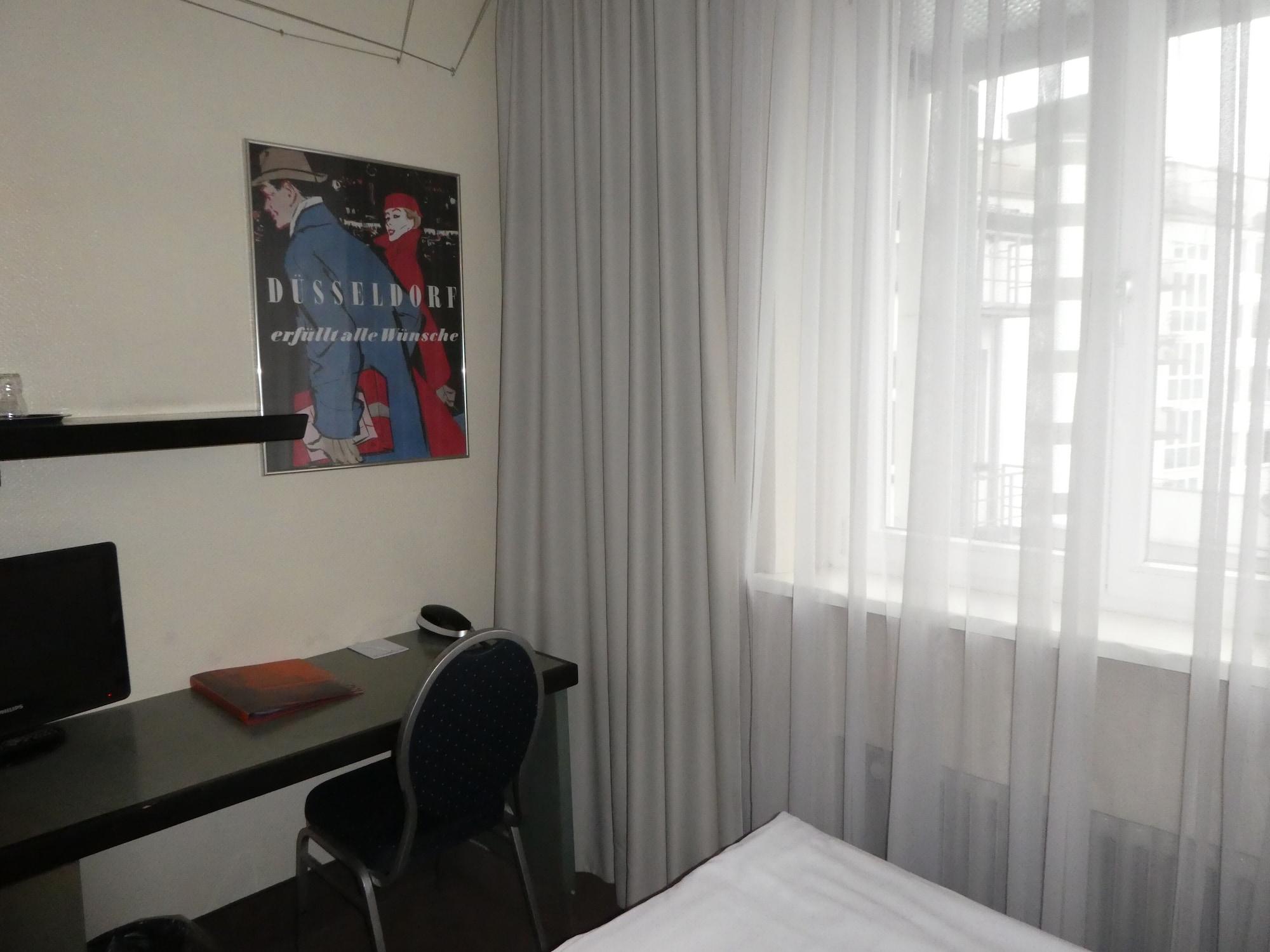 Monopol Hotel Düsseldorf